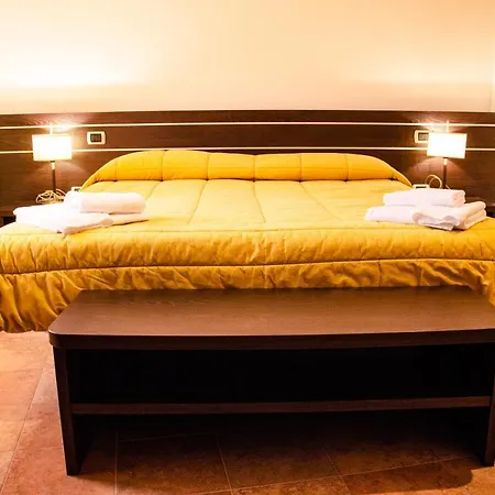 Al Fogolar & Osteria With Saunaland Otel 3*