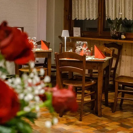 Al Fogolar & Osteria With Saunaland Otel 3*